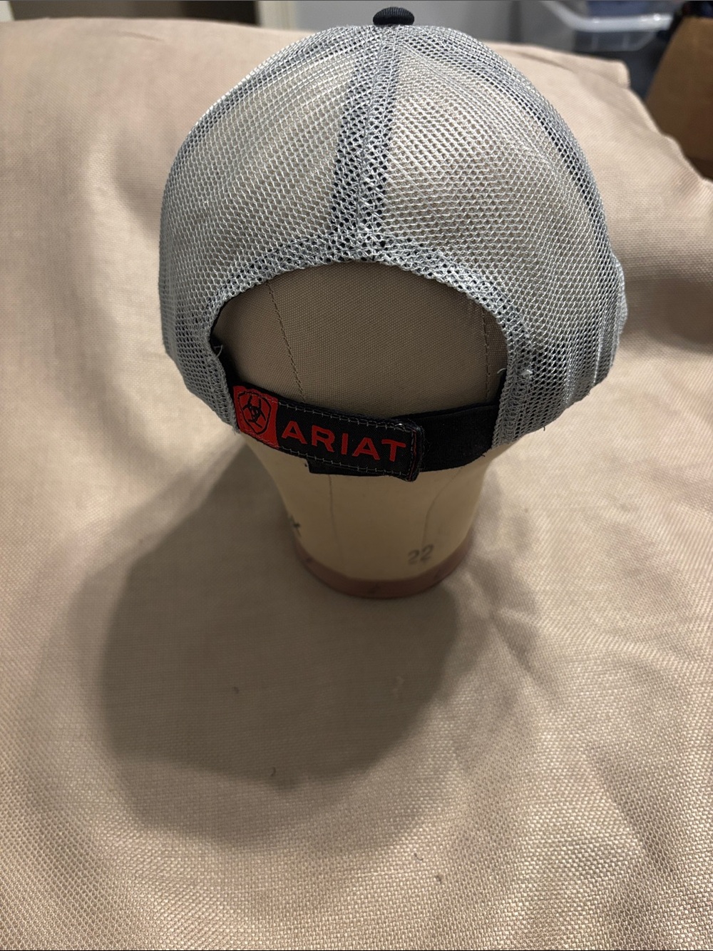 Ariat Logo Mesh Trucker Hat - Picture 3 of 8